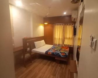 Tulsi Motel - Nadiād - Habitación