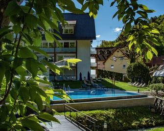 Hotel Lamm - Heimbuchenthal - Piscina