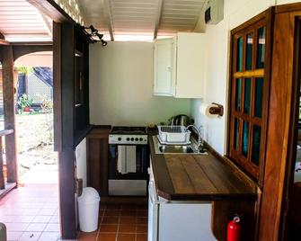 Bayaleau Point Cottages - Carriacou - Kitchen