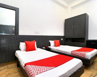 OYO 41212 Hotel Sunview - Abohar - Bedroom