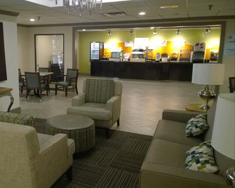 Holiday Inn Express & Suites Fayetteville-Univ Of Ar Area By IHG - Fayetteville - Bina