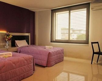 Pax Hotel Matraman - Jakarta - Bedroom