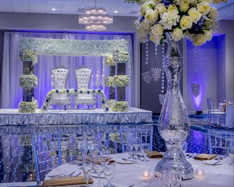 Crowne Plaza Boston - Woburn By IHG - Woburn - Banquet hall