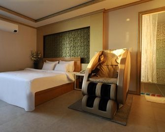 Gunsan Ravich Hotel - Gunsan - Habitación