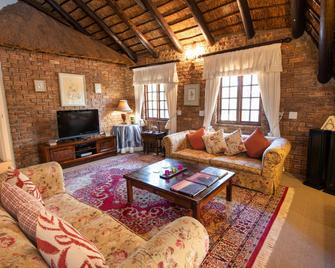 Blyde River Canyon Lodge - Hoedspruit - Living room