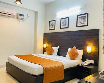 Kanishk Hotel - Rewāri - Bedroom