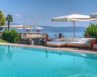 Hotel Villa Capri - Gardone Riviera - Pool