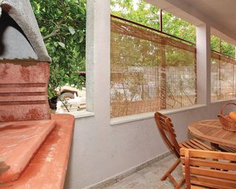 Lovely apartment in Vela Luka with WiFi - Vela Luka - Innenhof