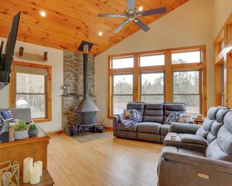Pet-Friendly Hancock Home on the Delaware River! - Starlight - Sala de estar