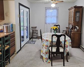 Family-Friendly Home in Davis - Davis - Eetruimte