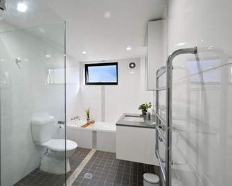 Sea Breeze - Old Bar - Baño