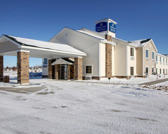 Cobblestone Inn and Suites - Harvey - Harvey - Edificio