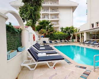 Moda Beach Hotel - Marmaris - Piscina