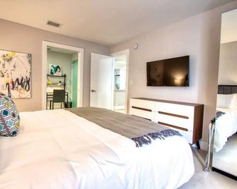 Designer River View Apartments - Fort Lauderdale - Bedroom