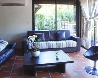 Le Patio Bleu - La Crau - Huiskamer