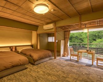 Ooedo Onsen Monogatari Premium Yoshinoya Irokuen - Kaga