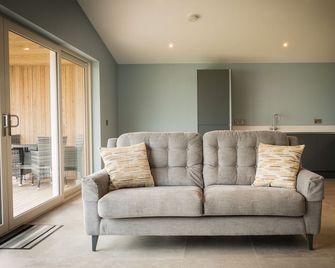 Executive Lakeside Lodge at Mullans Bay - Enniskillen - Living room