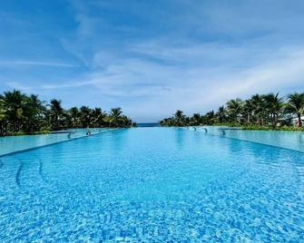 Dessole Beach Resort Nha Trang - Nha Trang - Piscina