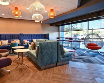 Tru by Hilton Concord - Concord - Area lounge
