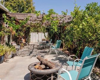 Tiny cozy house - Alhambra - Patio