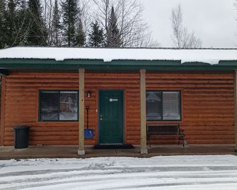 Valhalla Trailblazer Heaven Trail Side 2-bedroom North of Washburn with WiFi, AC - Washburn - Building