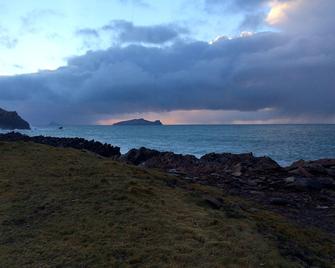 Baile Na Ratha,Dingle Peninsula,Next Stop Blaskets Island - Dunquin - Edificio