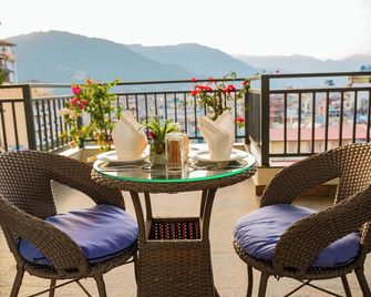 Hotel Dashain - Pokhara - Balcony