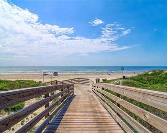 Second Floor Condo, Pet Friendly, Shared Pool and Grill, Boardwalk - Port Aransas - Beach