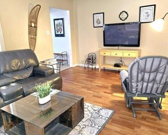 The Little House On E Street - Anchorage - Sala de estar