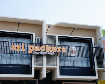 Sri Packers Hotel - Klia - Sepang - Building