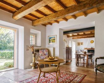 Lovely Home In Trebbiantico Di Pesaro - Trebbiantico - Essbereich