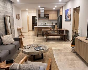 Cabo Penthouse with Rooftop Pool 10 min. to beach! - San José del Cabo