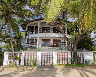Silver Rock Boutique Resort by Mokawa - Hotel & Apartments - Malindi - Building
