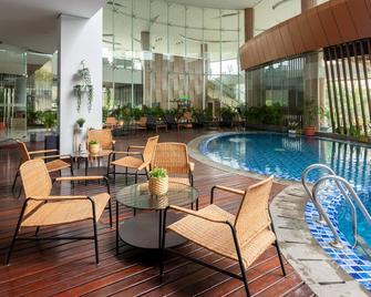 Antero Hotel Jababeka Cikarang - Cikarang - Pool