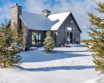 5 bedroom, 3 bath, New build!, Beaver Valley! Niagara Escarpment View!!! - Markdale - Edificio