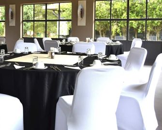 Vista Ort - Kempton Park - Sala de banquetes