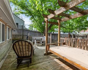 College Park Bungalow - Winchester - Patio