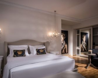 Sunvillage Malia Boutique Hotel and Suites - Mália - Bể bơi