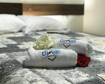 Hotel La Cumbre By Team Adventure - Baños de Agua Santa - Servicio de la habitación