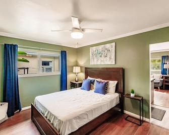 Uhost Ai - Updated 1b1b Hideaway - Sleeps 3 - Hollywood - Bedroom