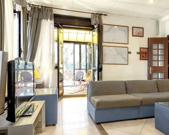 Hotel Villa Lo Scoglietto - San Vincenzo - Huiskamer