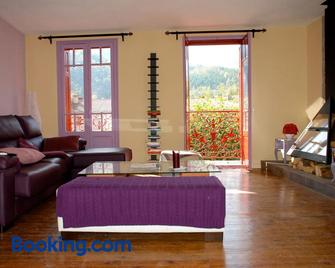 Casa de piedra en Pirinéo Oriental - Prats-de-Mollo-la-Preste - Living room