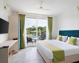 Stone Wood Hotel Amboli - Amboli - Bedroom