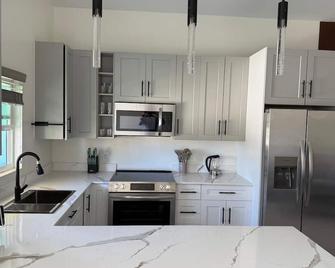 Cassia Nivas - West Bay - Kitchen