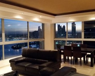 Ocean Front, Super View, Next To Hilton Wifi - Panama - Pokój dzienny