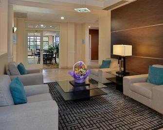 Hampton Inn & Suites Cathedral City - Cathedral City - Obývací pokoj