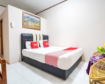 OYO 3509 Pondok Yanti - Subang - Bedroom