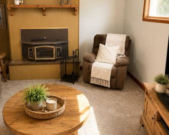 Prairie’s Rest - 3br Ranch Near Csc, Fort Robinson & State Parks - Chadron - Soggiorno