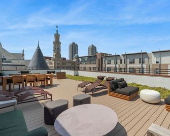 CozySuites at Block20 - Indianápolis - Balcón