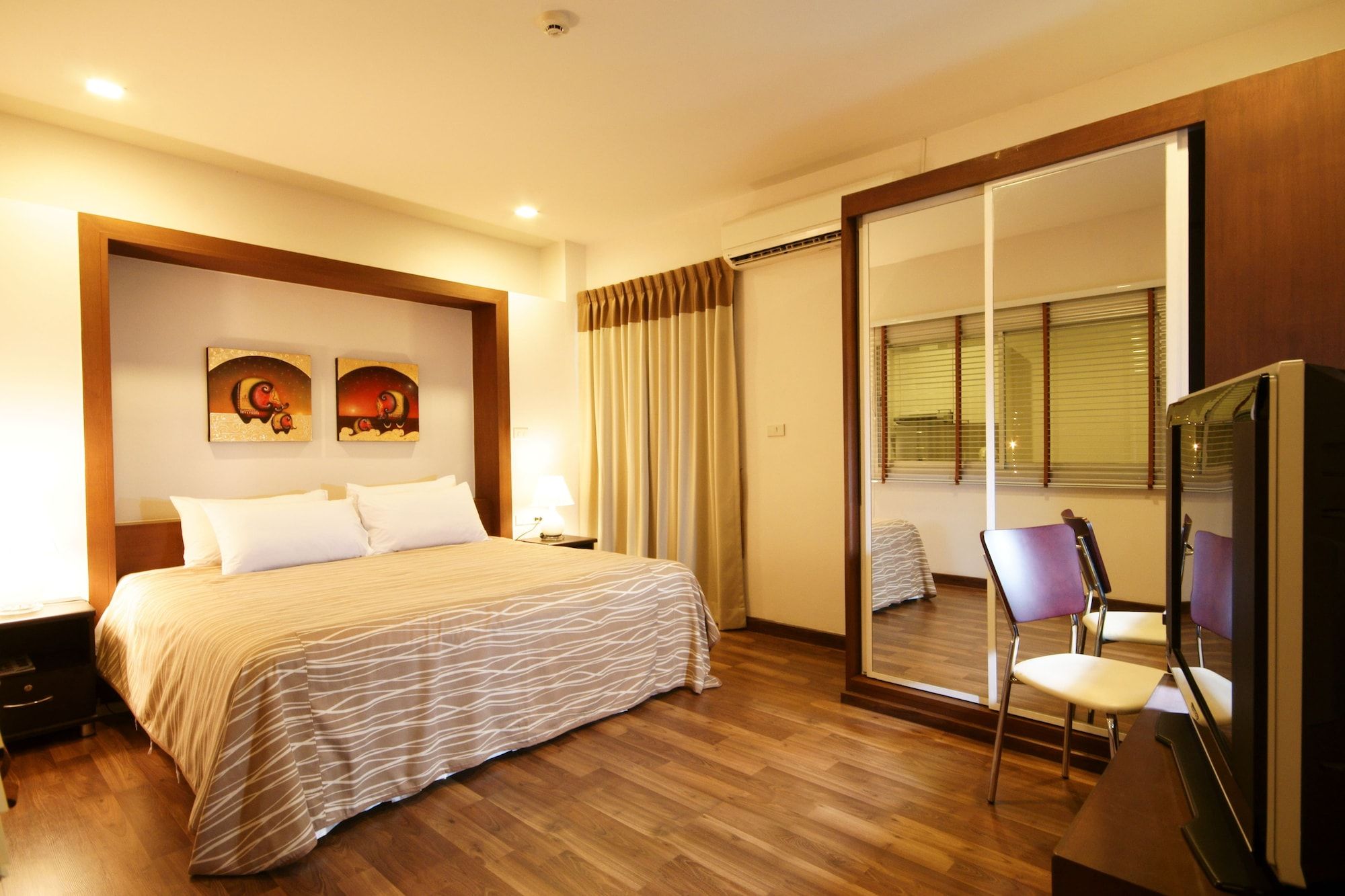 فندق i- ريزيدنس ساثورن